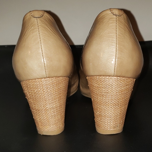 Beige shoes - Picture 4 of 8